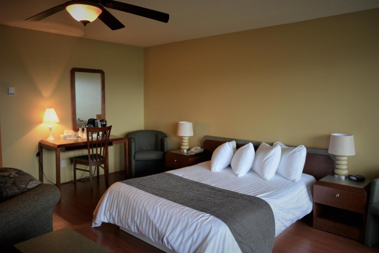 Motel Quatre Saisons Forestville Ngoại thất bức ảnh
