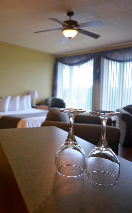Motel Quatre Saisons Forestville Ngoại thất bức ảnh