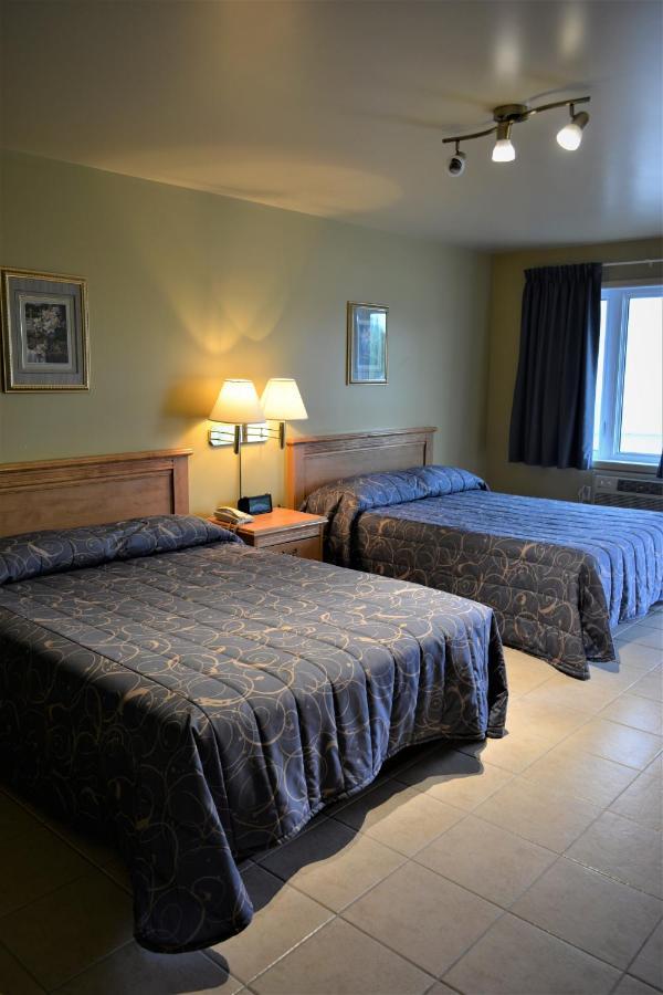 Motel Quatre Saisons Forestville Ngoại thất bức ảnh