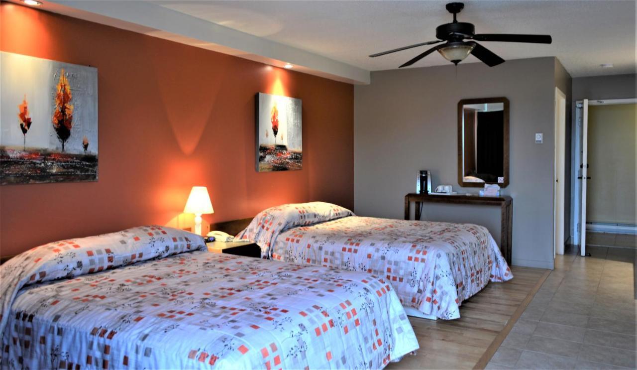 Motel Quatre Saisons Forestville Ngoại thất bức ảnh
