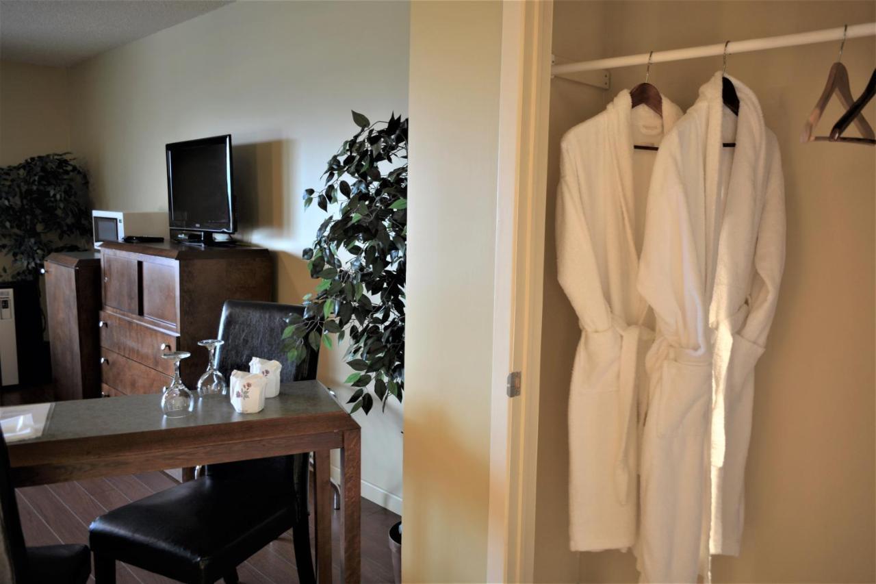 Motel Quatre Saisons Forestville Ngoại thất bức ảnh